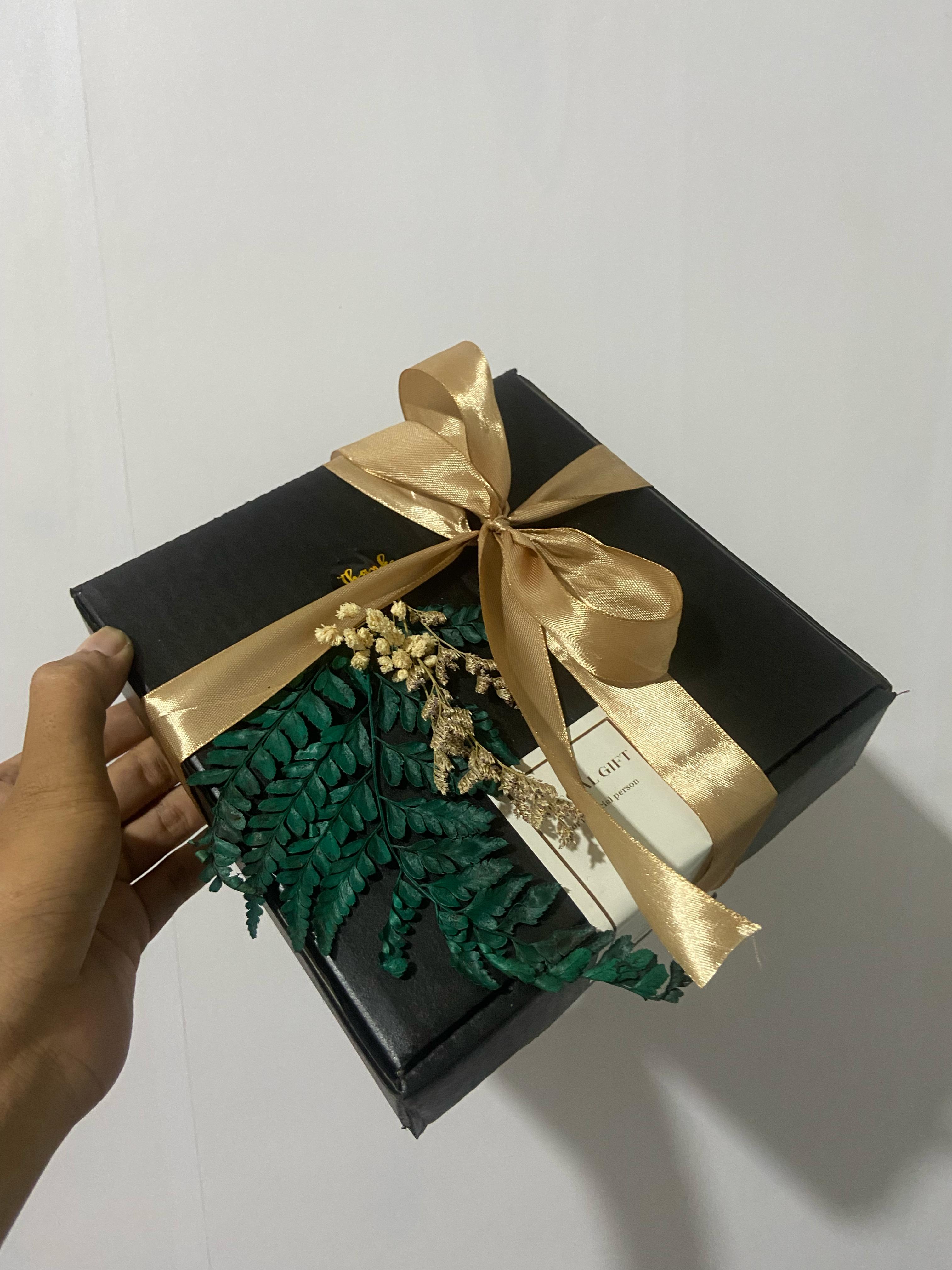 Hampers Bronze